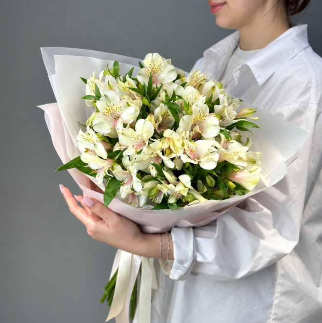 White Alstroemeria Luxury Bouquet